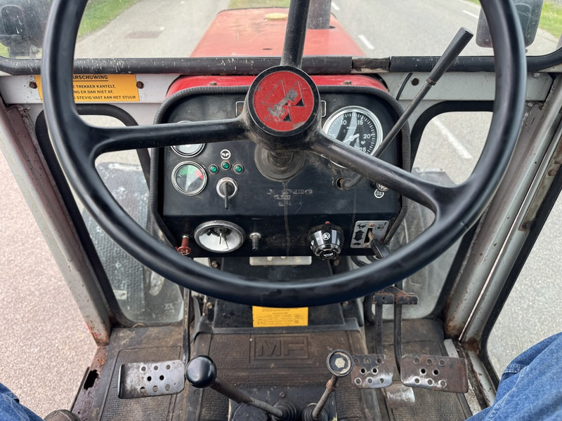 Tractor Massey Ferguson 590