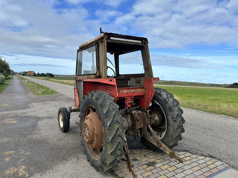 Tractor Massey Ferguson 590
