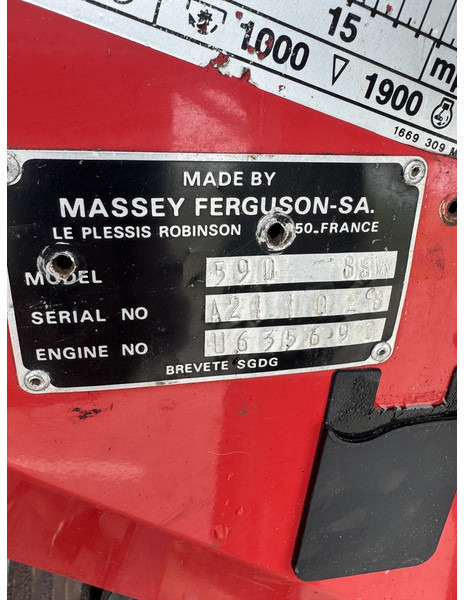Tractor Massey Ferguson 590