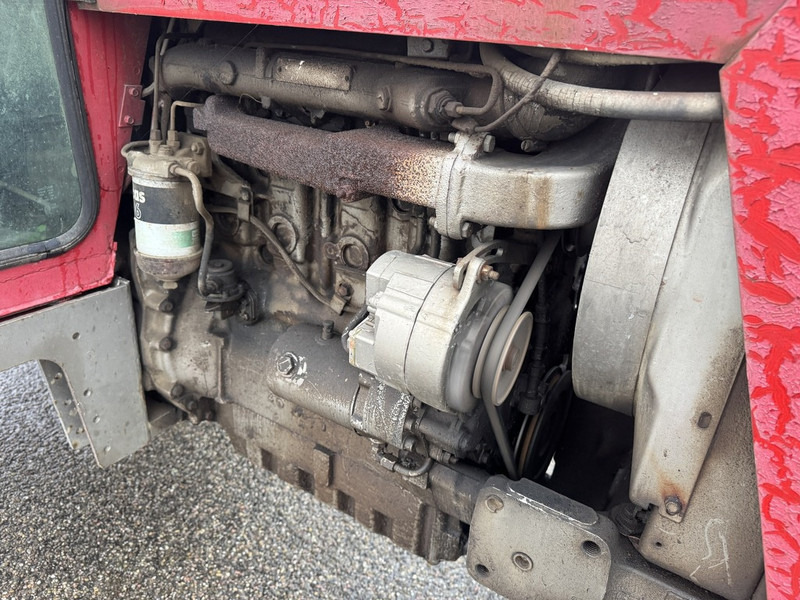 Tractor Massey Ferguson 590