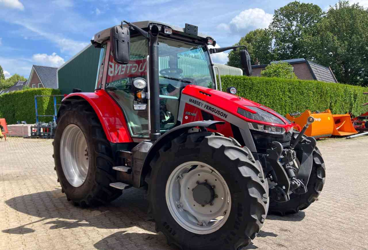 Tractor Massey Ferguson 5S.125 Dyna-4 Essential tractoren.