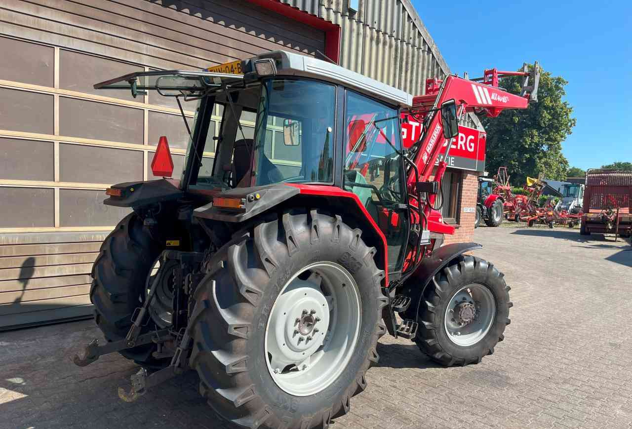 Tractor Massey Ferguson 6140 Dynashift met Mailleux voorlader tractoren