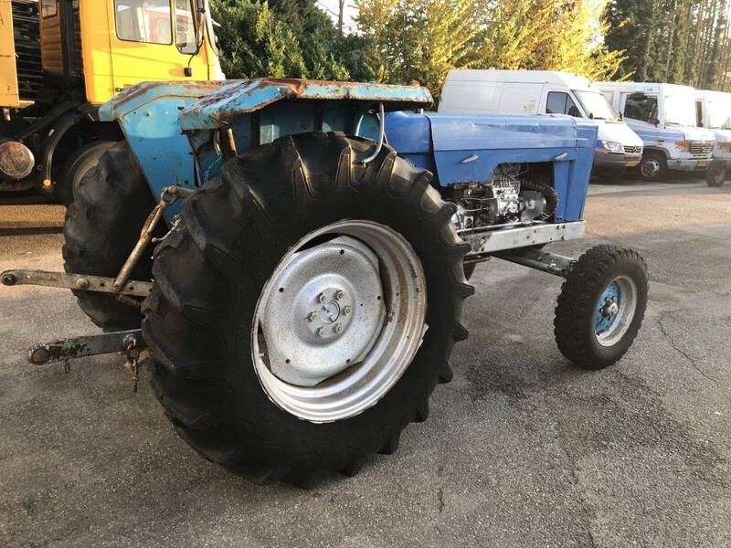 Tractor Massey Ferguson 65 / ebro