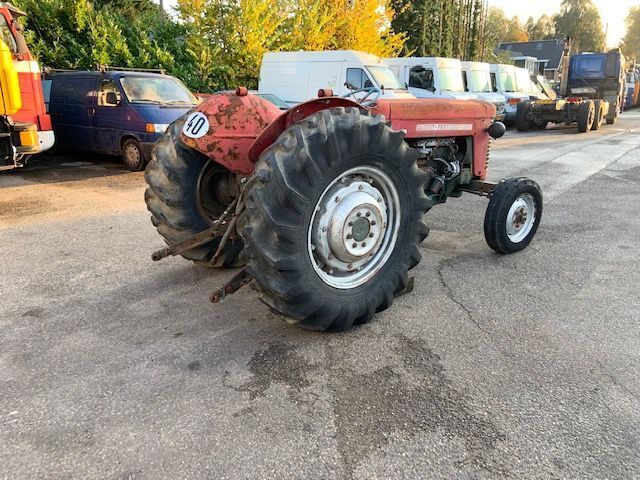 Tractor Massey Ferguson 65 / ebro