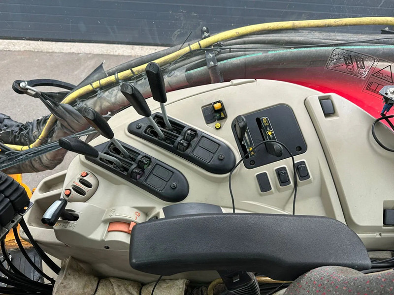 Tractor Massey Ferguson 6713S Dyna 6