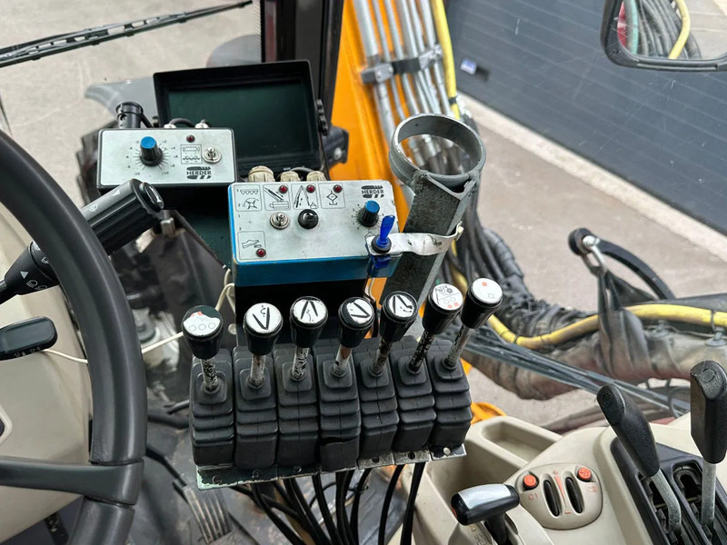 Tractor Massey Ferguson 6713S Dyna 6