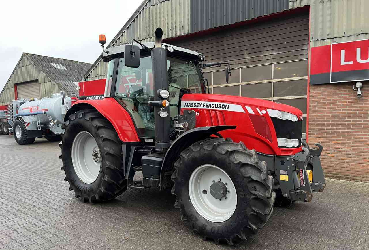 Tractor Massey Ferguson 7715 Dyna-6 Efficient Tractoren