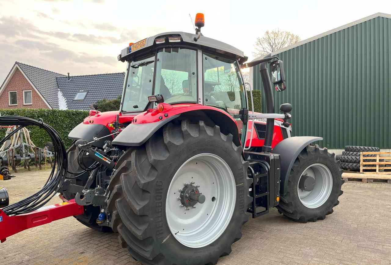 Tractor Massey Ferguson 7S.210 Dyna-VT Exclusive Tractoren
