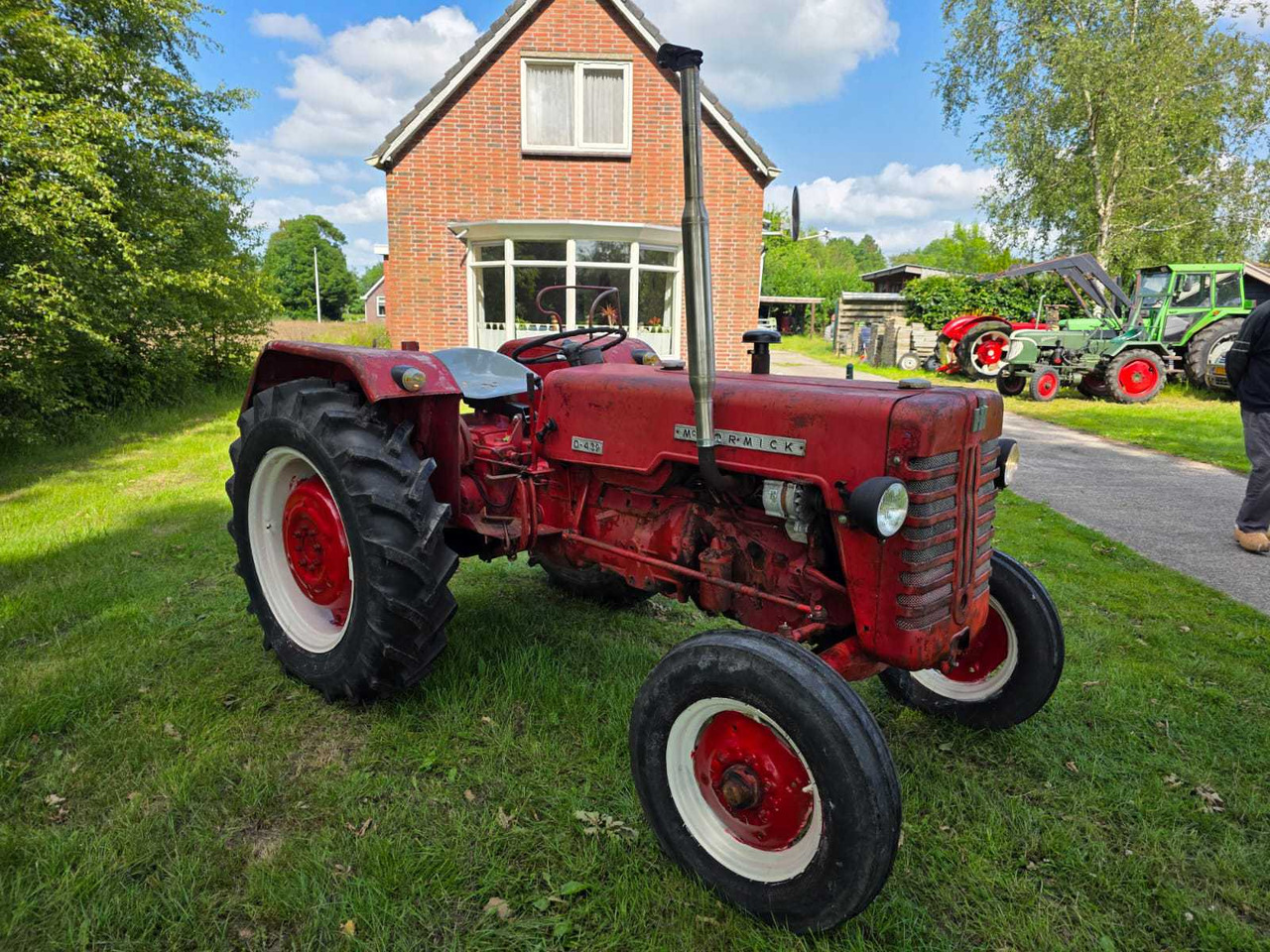Tractor McCormick D-432