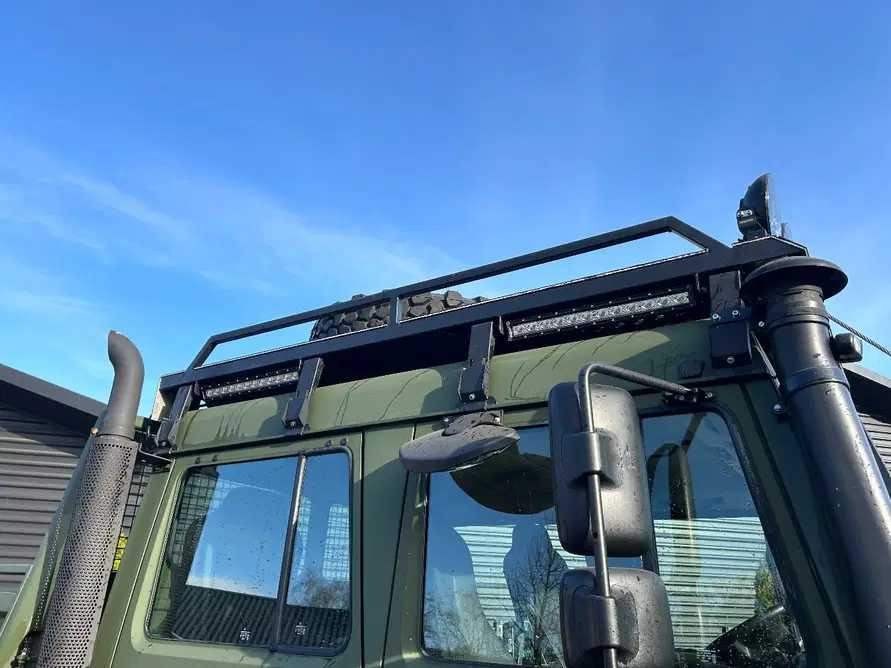 Tractor Mercedes-benz Unimog u 4023 dubbel cabine 9049 km
