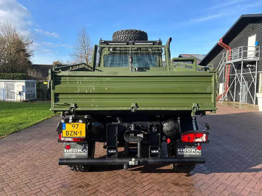 Tractor Mercedes-benz Unimog u 4023 dubbel cabine 9049 km