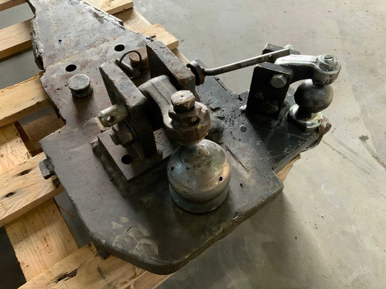 Tractor NEW HOLLAND 7000-SERIES / K80 - K50 TOWBAR