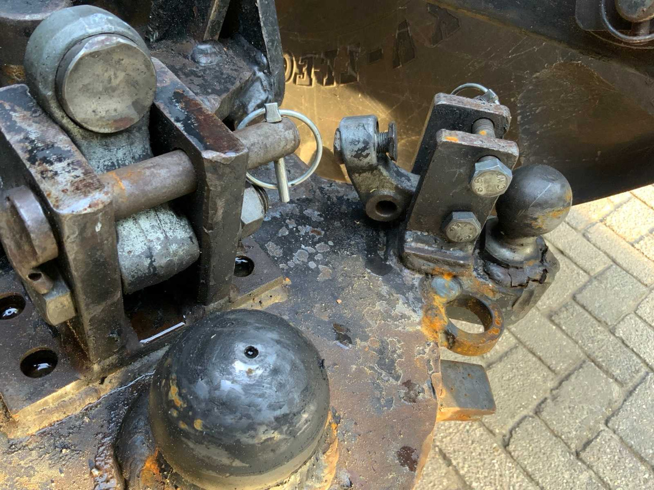 Tractor NEW HOLLAND 7000-SERIES / K80 - K50 TOWBAR