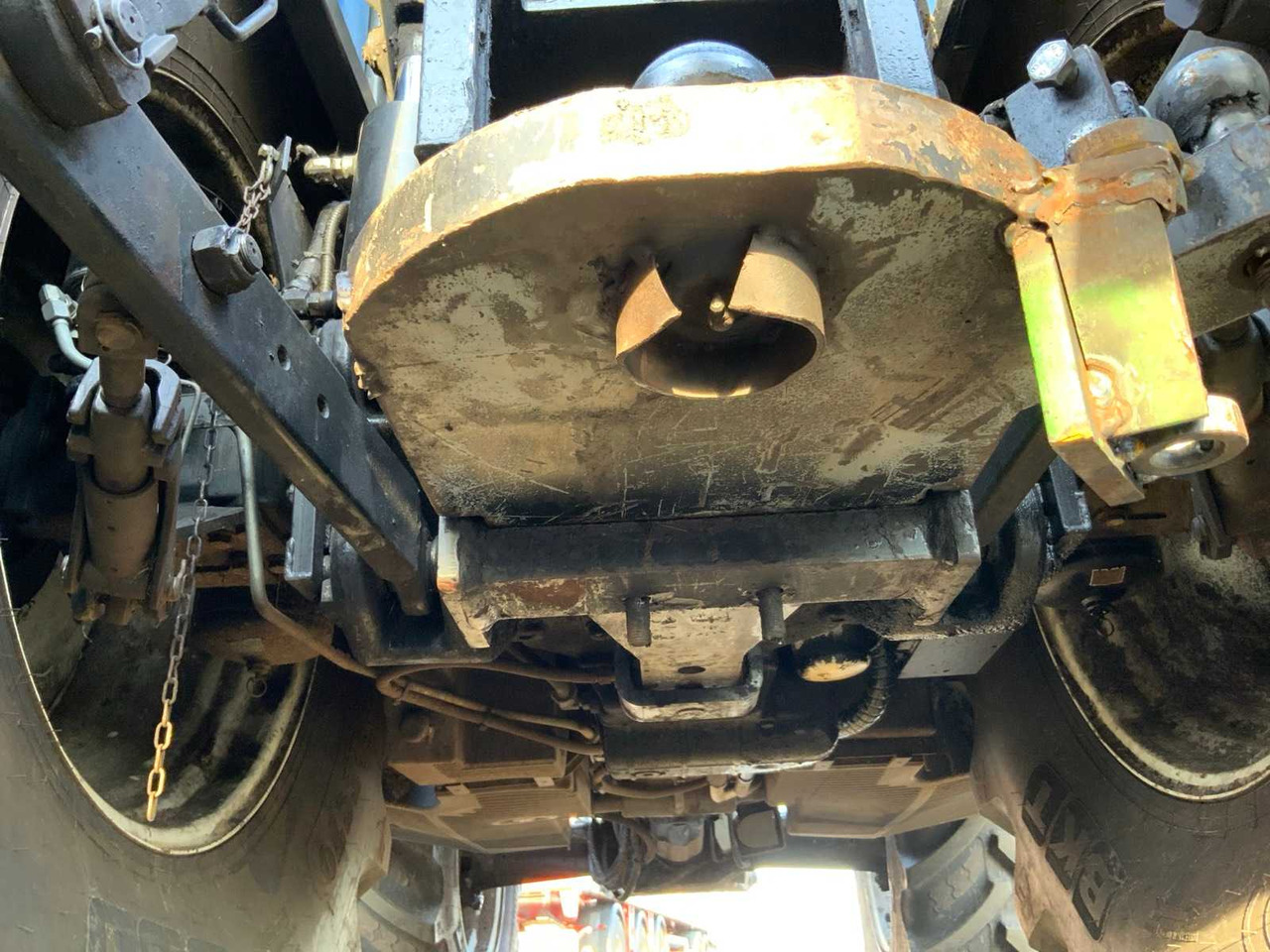 Tractor NEW HOLLAND 7000-SERIES / K80 - K50 TOWBAR