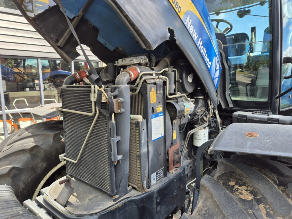 Tractor NEW HOLLAND T6080
