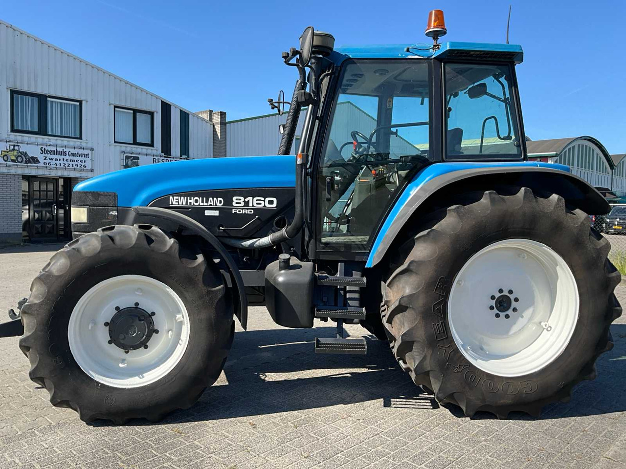 Tractor New Holland 8160