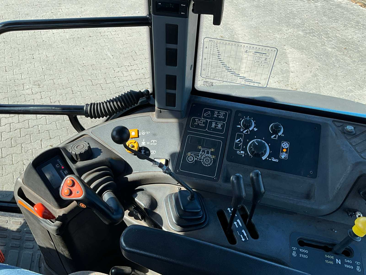 Tractor New Holland 8160