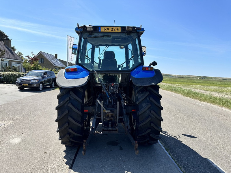 Tractor New Holland 8260