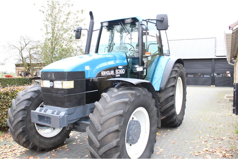 Tractor New Holland 8360