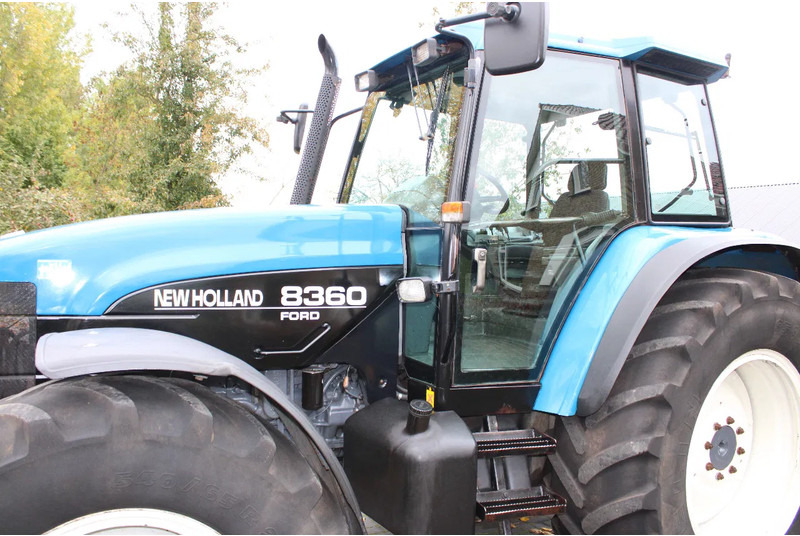 Tractor New Holland 8360
