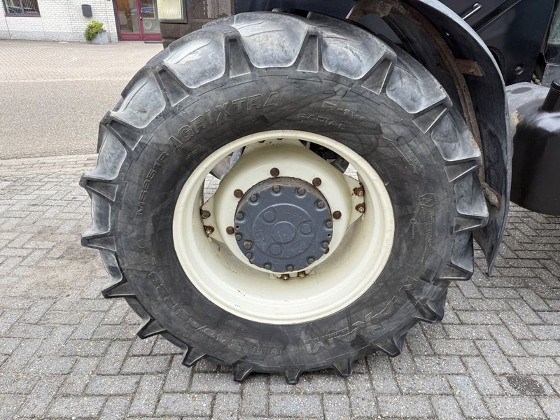 Tractor New Holland 8360 Range Command