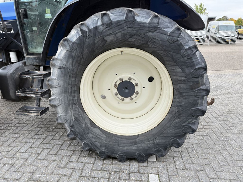 Tractor New Holland 8360 Range Command