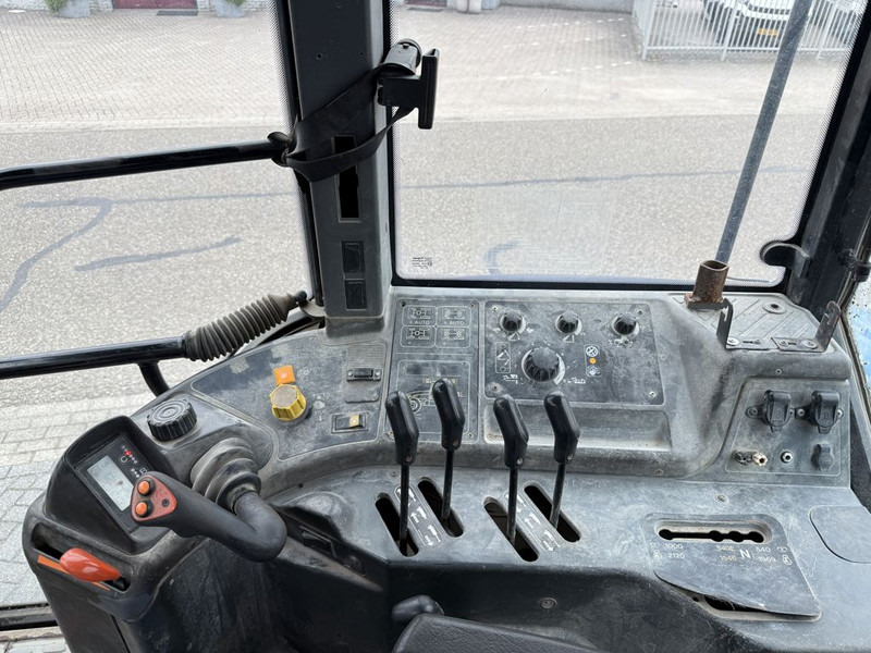 Tractor New Holland 8360 Range Command