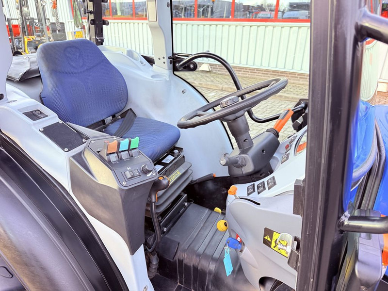 Tractor New Holland T4.100N BlueCab4 Supersteer