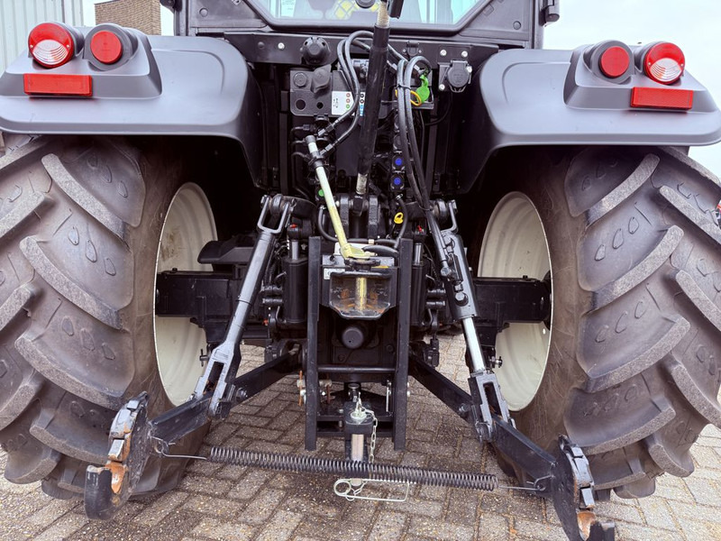 Tractor New Holland T4.100 LP