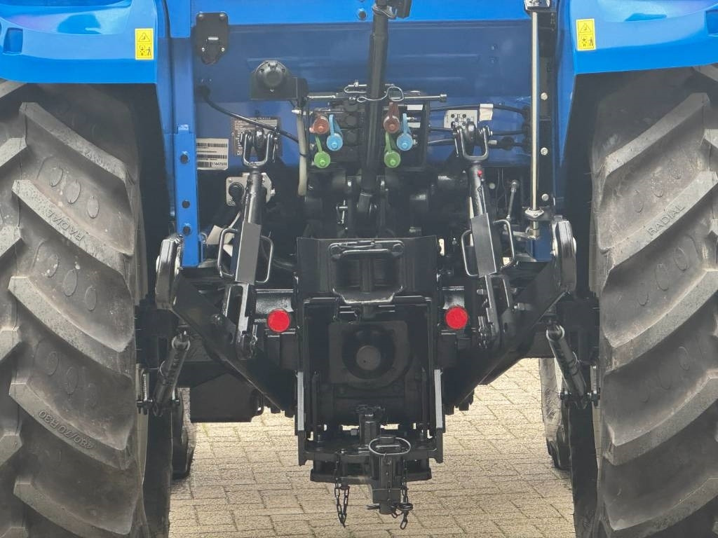 Tractor New Holland T4.75, Power Shuttle, creepspeed, ROPS!