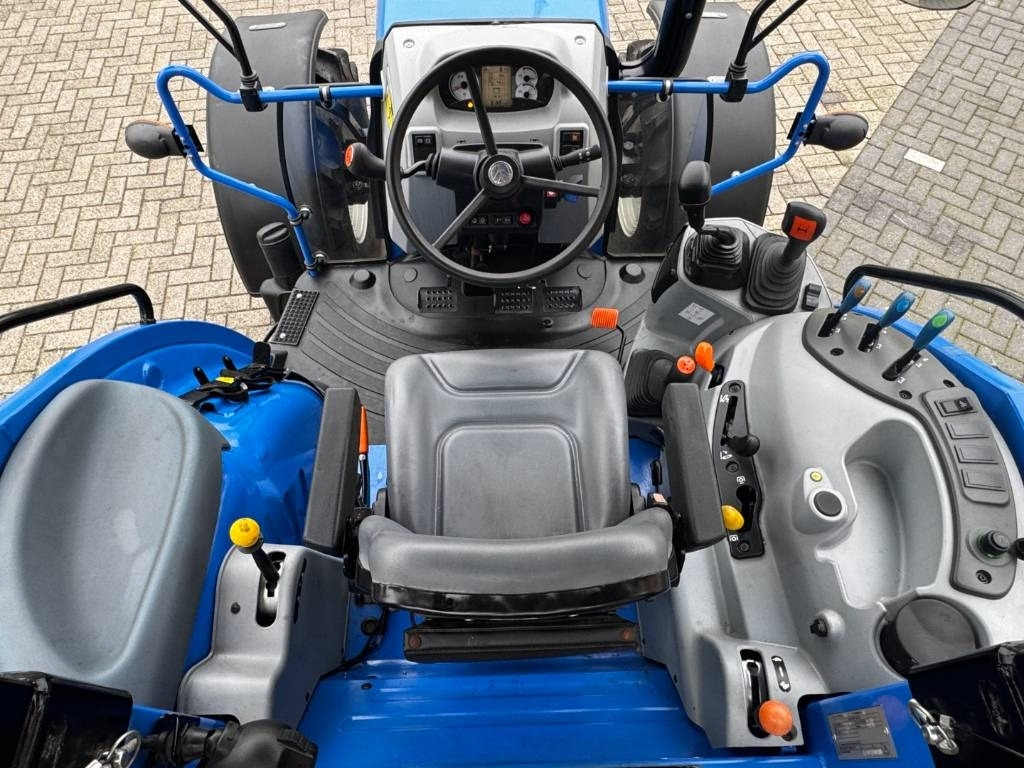 Tractor New Holland T4.75, Power Shuttle, creepspeed, ROPS!