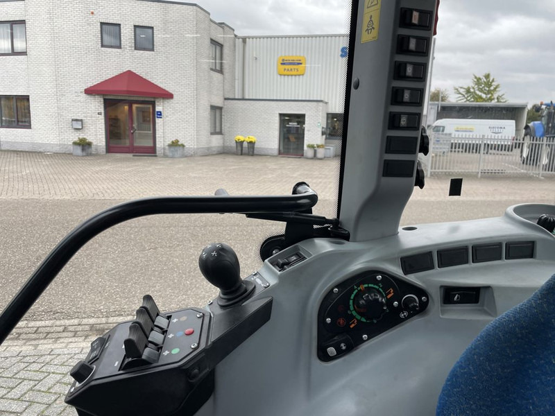 Tractor New Holland T4.80N