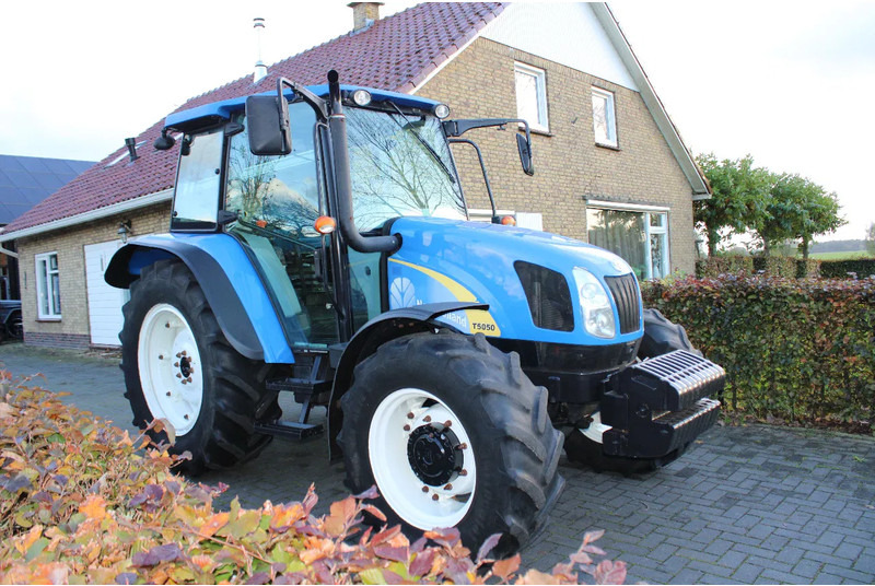Tractor New Holland T5050