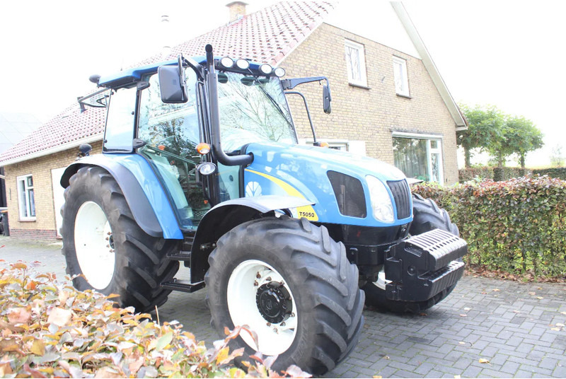 Tractor New Holland T5050