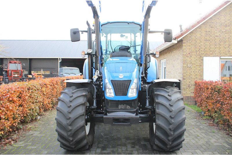 Tractor New Holland T5.105 Met voorlader