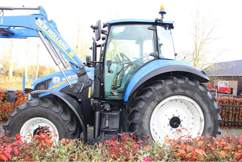 Tractor New Holland T5.105 Met voorlader