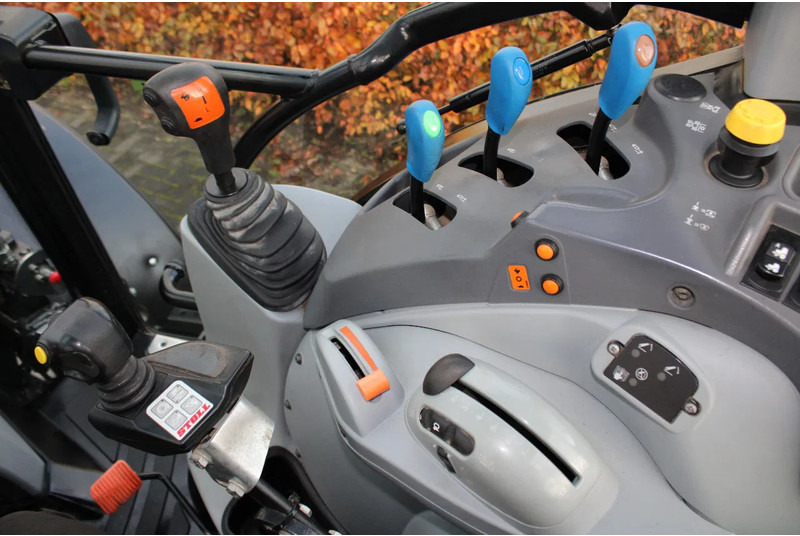 Tractor New Holland T5.105 Met voorlader