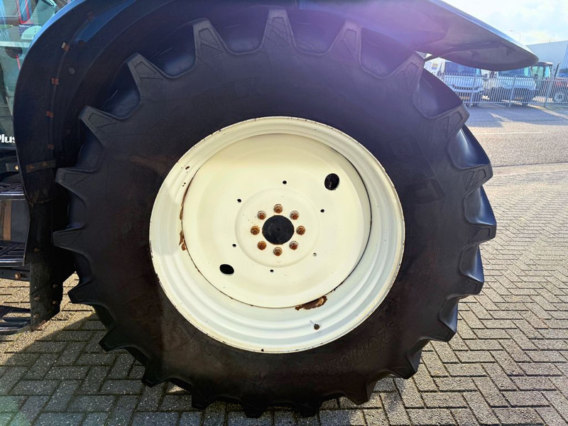 Tractor New Holland T6010 Plus + 750TL Voorlader