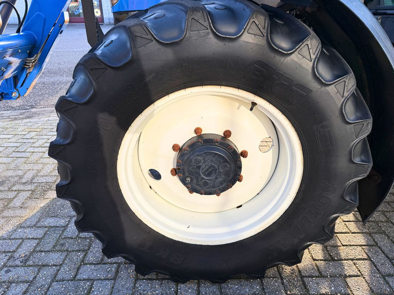 Tractor New Holland T6010 Plus + 750TL Voorlader