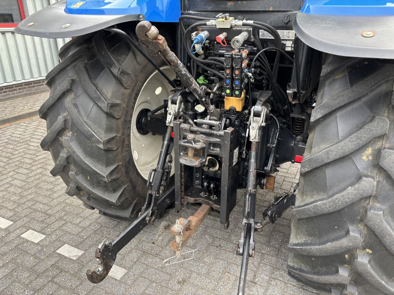 Tractor New Holland T6010 Plus Supersteer