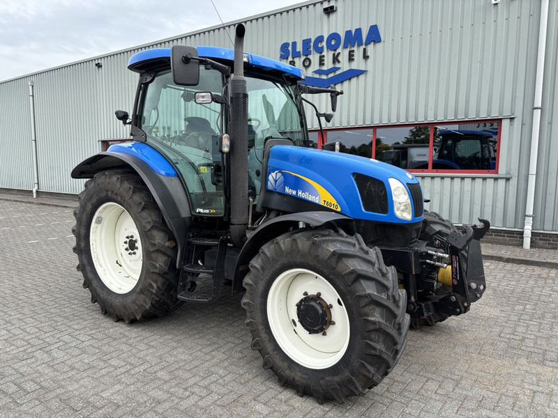 Tractor New Holland T6010 Plus Supersteer