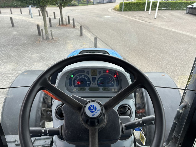 Tractor New Holland T6010 Plus Supersteer