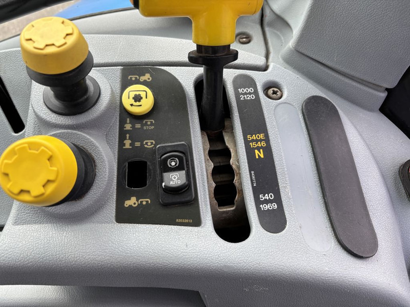 Tractor New Holland T6080 Power Command