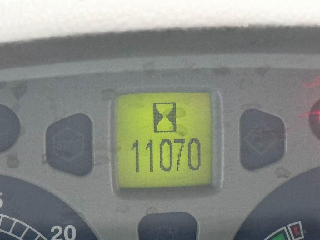 Tractor New Holland T6080 Power Command met Herder MBK513LSH!