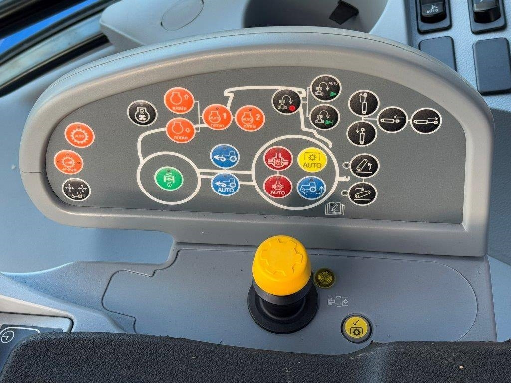 Tractor New Holland T6.180 Dynamic Command,
