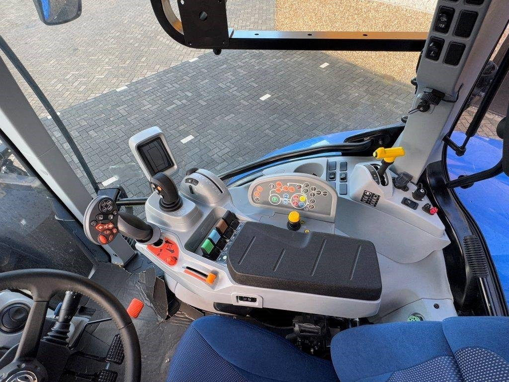 Tractor New Holland T6.180 Dynamic Command,