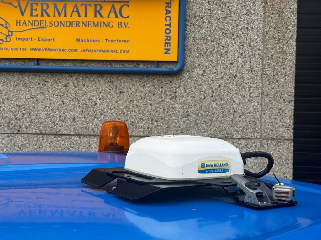 Tractor New Holland T7.225AC, frontlinkage, airbrakes, 50k, 2023!!