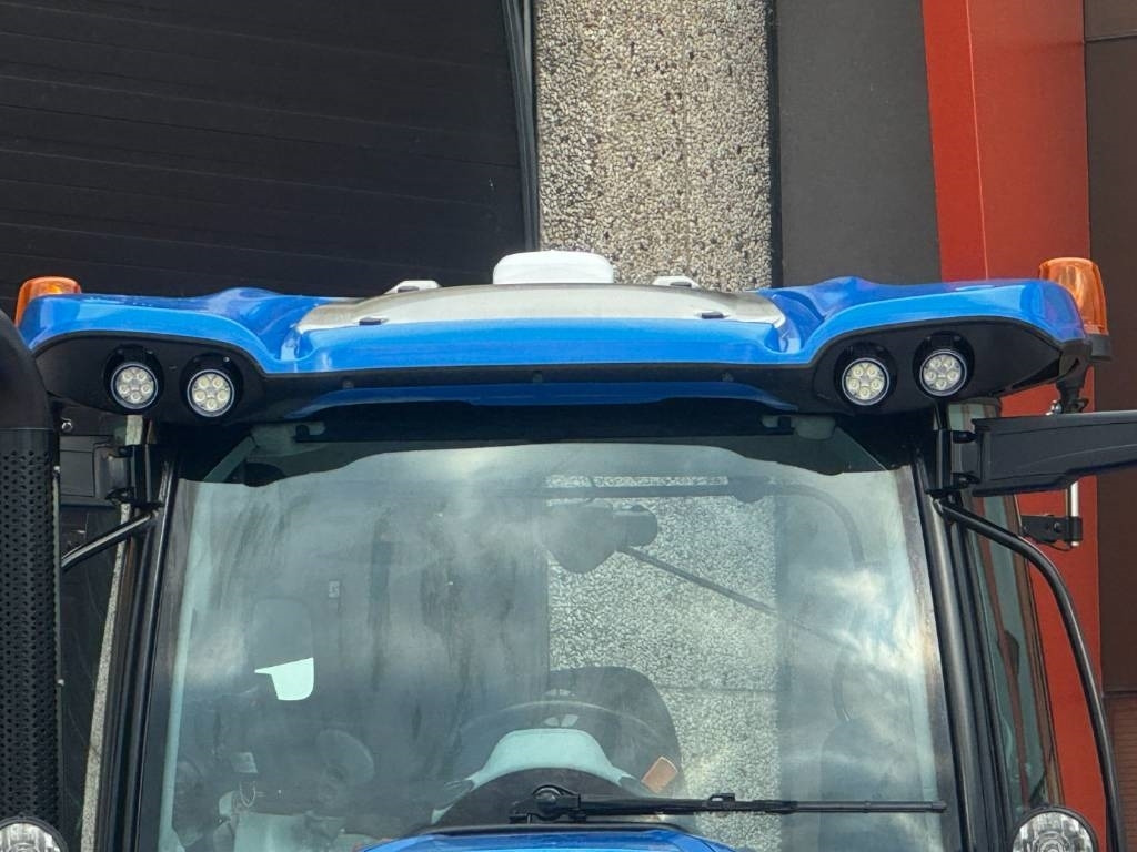 Tractor New Holland T7.225AC, frontlinkage, airbrakes, 50k, 2023!!