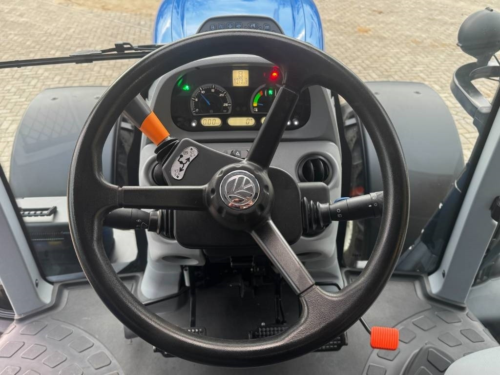 Tractor New Holland T7.225AC, frontlinkage, airbrakes, 50k, 2023!!