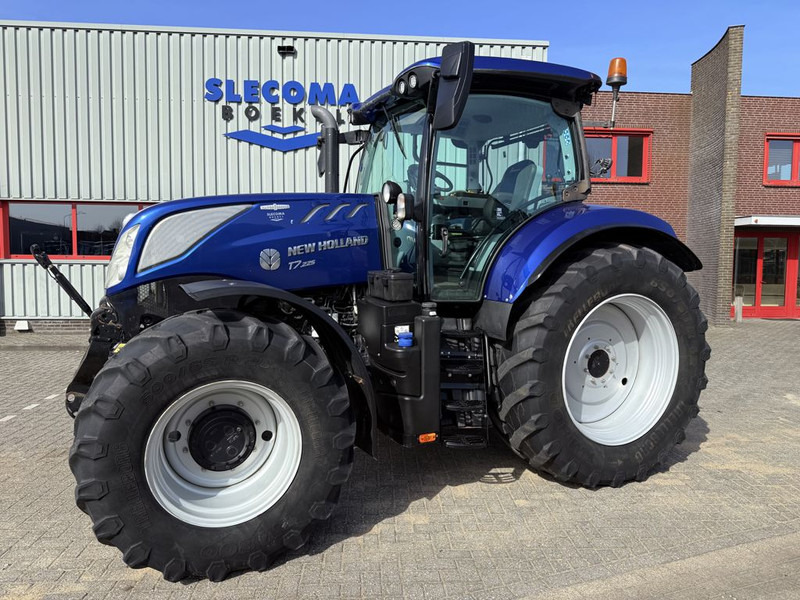 Tractor New Holland T7.225 AC Stage V Blue Power